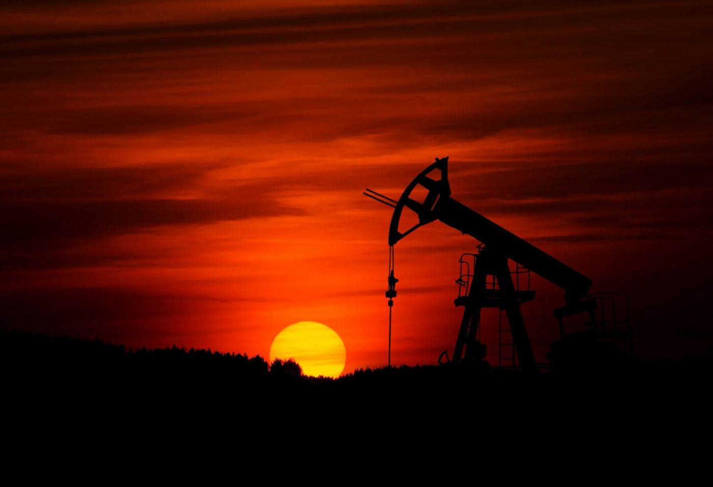Reuters: Preţul petrolului se apropie de 100 de dolari pe baril, după atacurile SUA-Iran asupra tancurilor